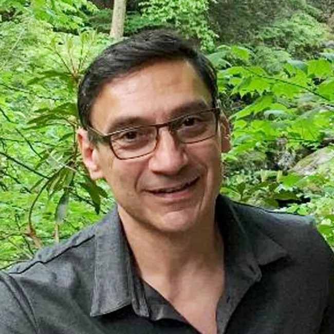 Dr. Gabriel Gomez